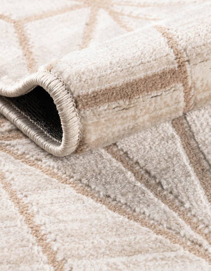 Detail image of Jill Zarin 4' x 6' Uptown Rug
