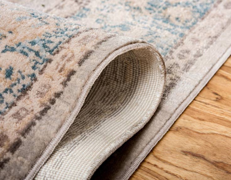 Detail image of 7' x 10' Victoria Rug