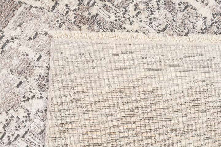 5' 3 x 7' 6 Villa Rug