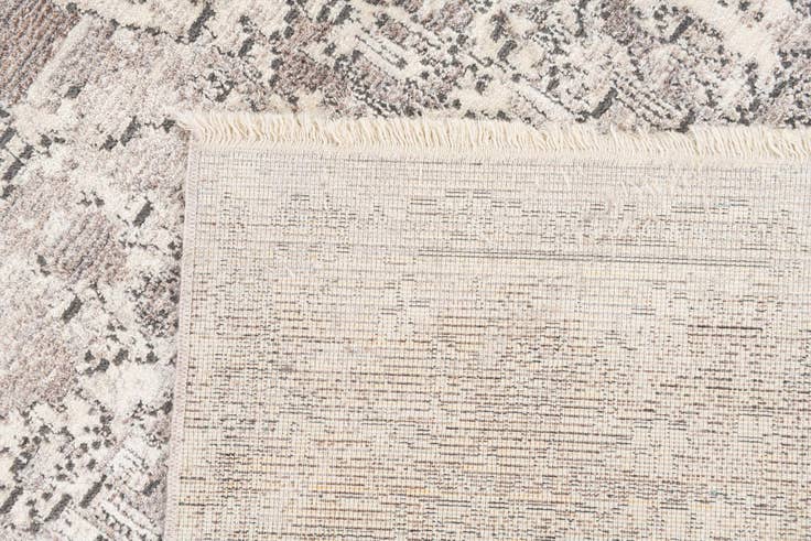 Detail image of 5' 3 x 7' 6 Villa Rug