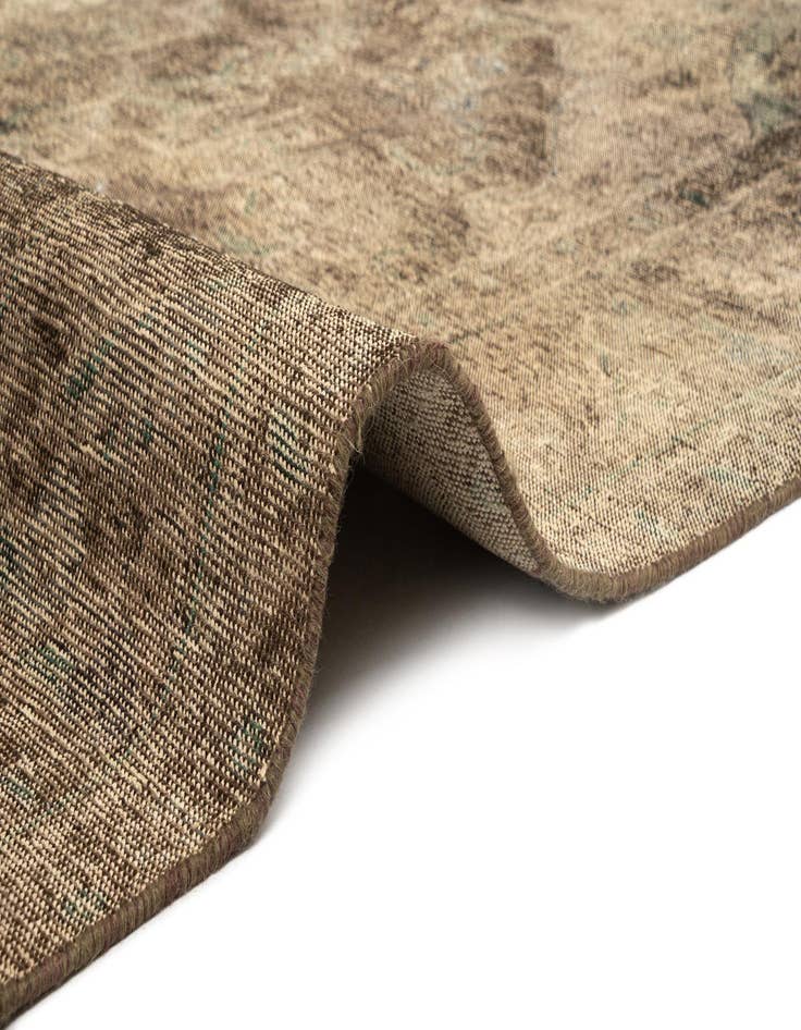 Detail image of 9' 6 x 12' 3 Vintage Royal Rug