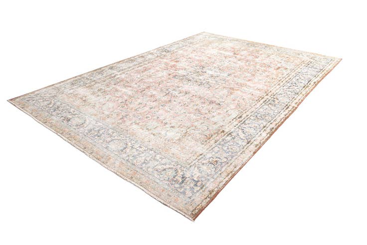 Detail image of 9' 10 x 14' 1 Vintage Royal Wool Rug