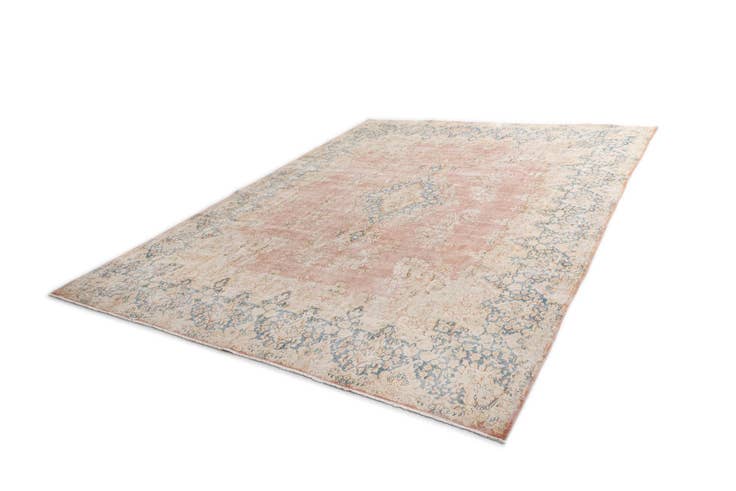 Detail image of 9' 9 x 12' 10 Vintage Royal Wool Rug