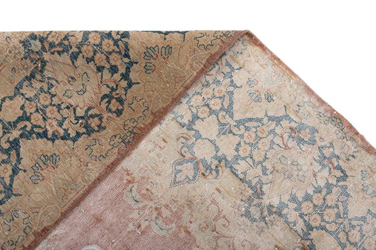 Detail image of 9' 9 x 12' 10 Vintage Royal Wool Rug