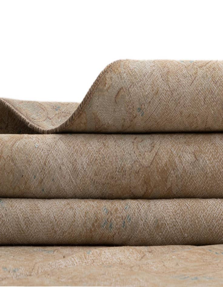 Detail image of 9' 7 x 12' 10 Vintage Royal Wool Rug