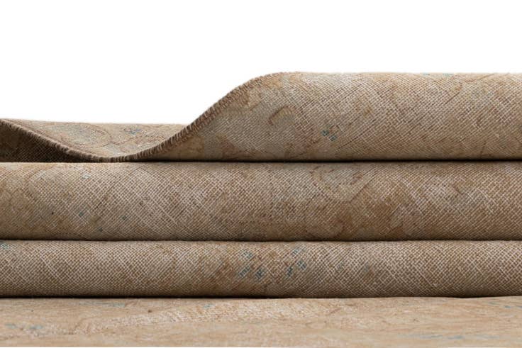 Detail image of 9' 7 x 12' 10 Vintage Royal Wool Rug