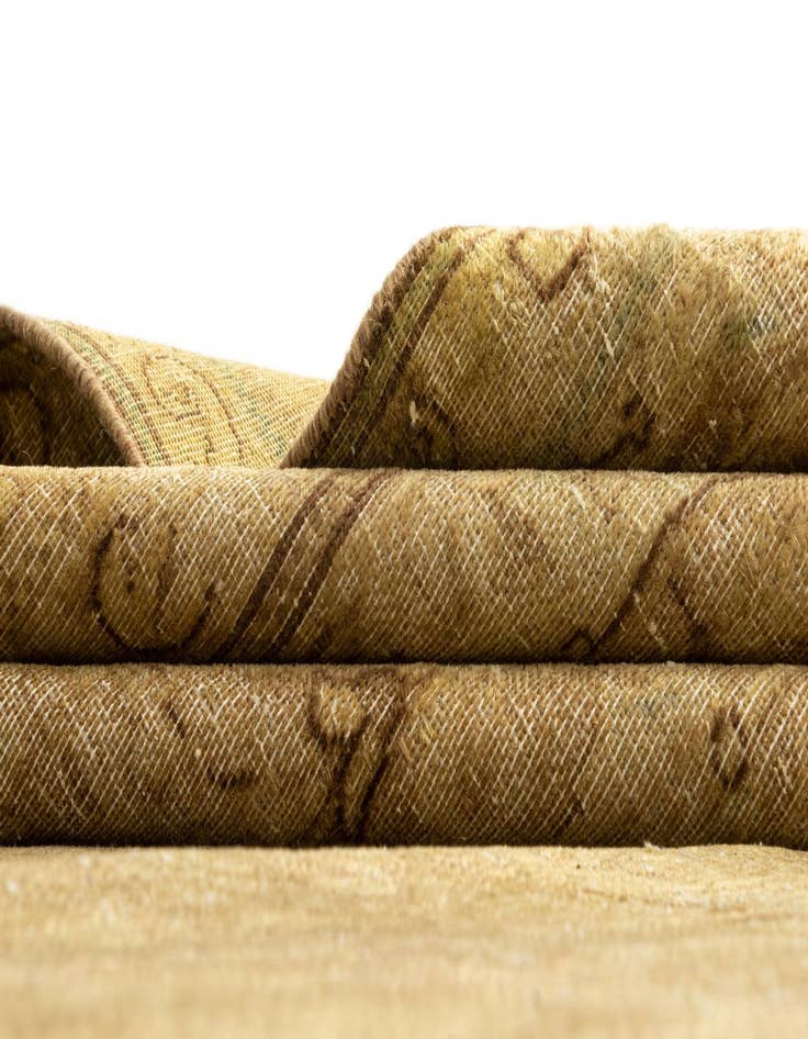 Detail image of 9' 5 x 12' 8 Vintage Royal Wool Rug