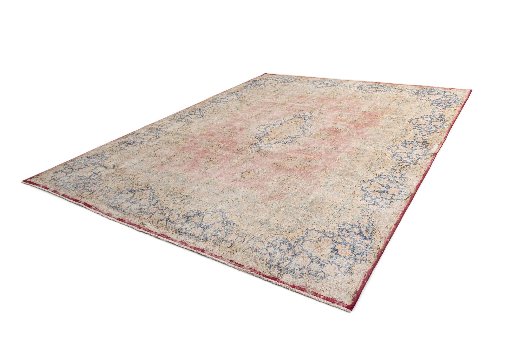 9' 9 x 13' 2 Vintage Royal Wool Rug
