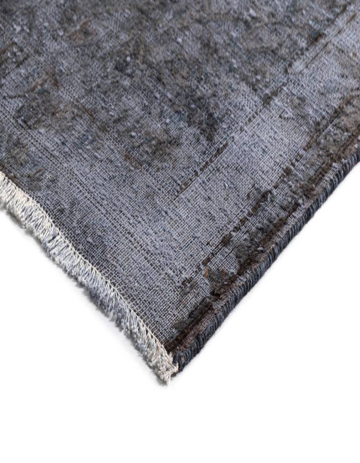 Detail image of 9' 9 x 13' 3 Vintage Royal Wool Rug