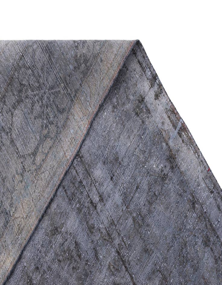 Detail image of 9' 9 x 13' 3 Vintage Royal Wool Rug