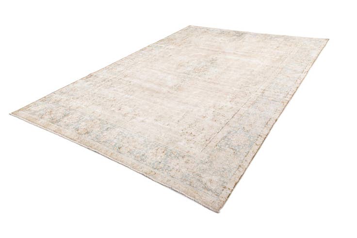 Detail image of 8' 8 x 12' 6 Vintage Royal Wool Rug