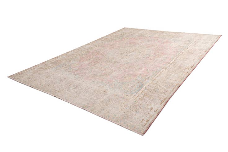 Detail image of 9' 7 x 12' 11 Vintage Royal Wool Rug