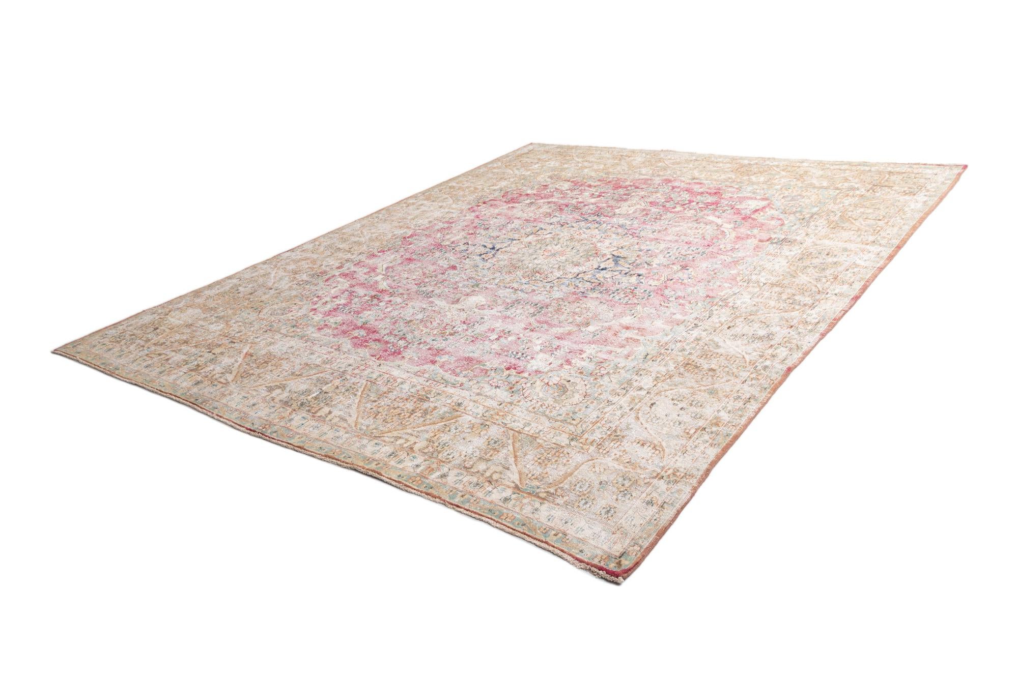 9' 9 x 12' 2 Vintage Royal Wool Rug