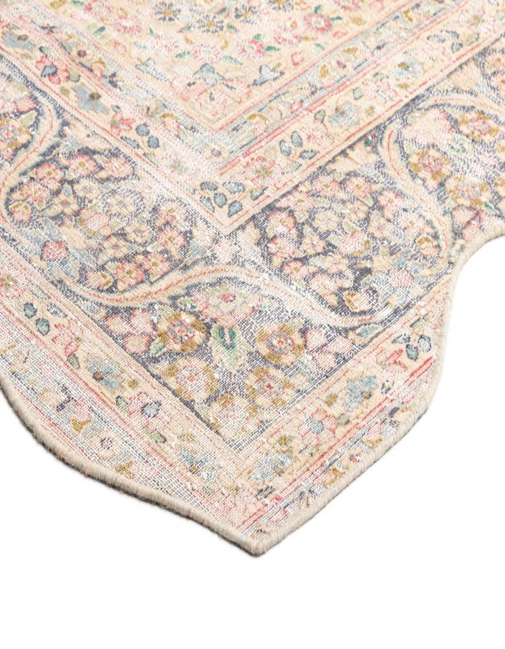 Detail image of 10' x 13' 4 Vintage Royal Wool Rug