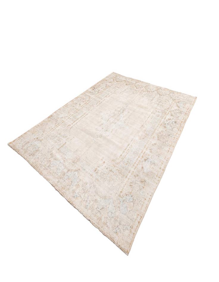 Detail image of 9' 5 x 11' 10 Vintage Royal Wool Rug