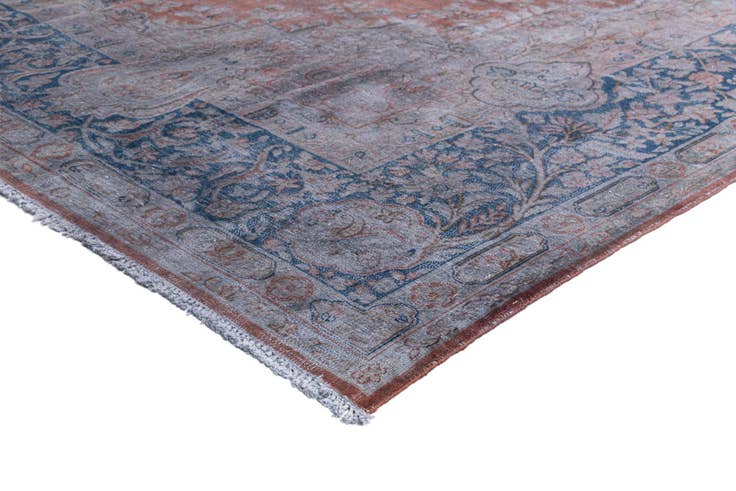 Detail image of 9' 11 x 13' 8 Vintage Royal Wool Rug