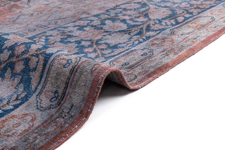 Detail image of 9' 11 x 13' 8 Vintage Royal Wool Rug