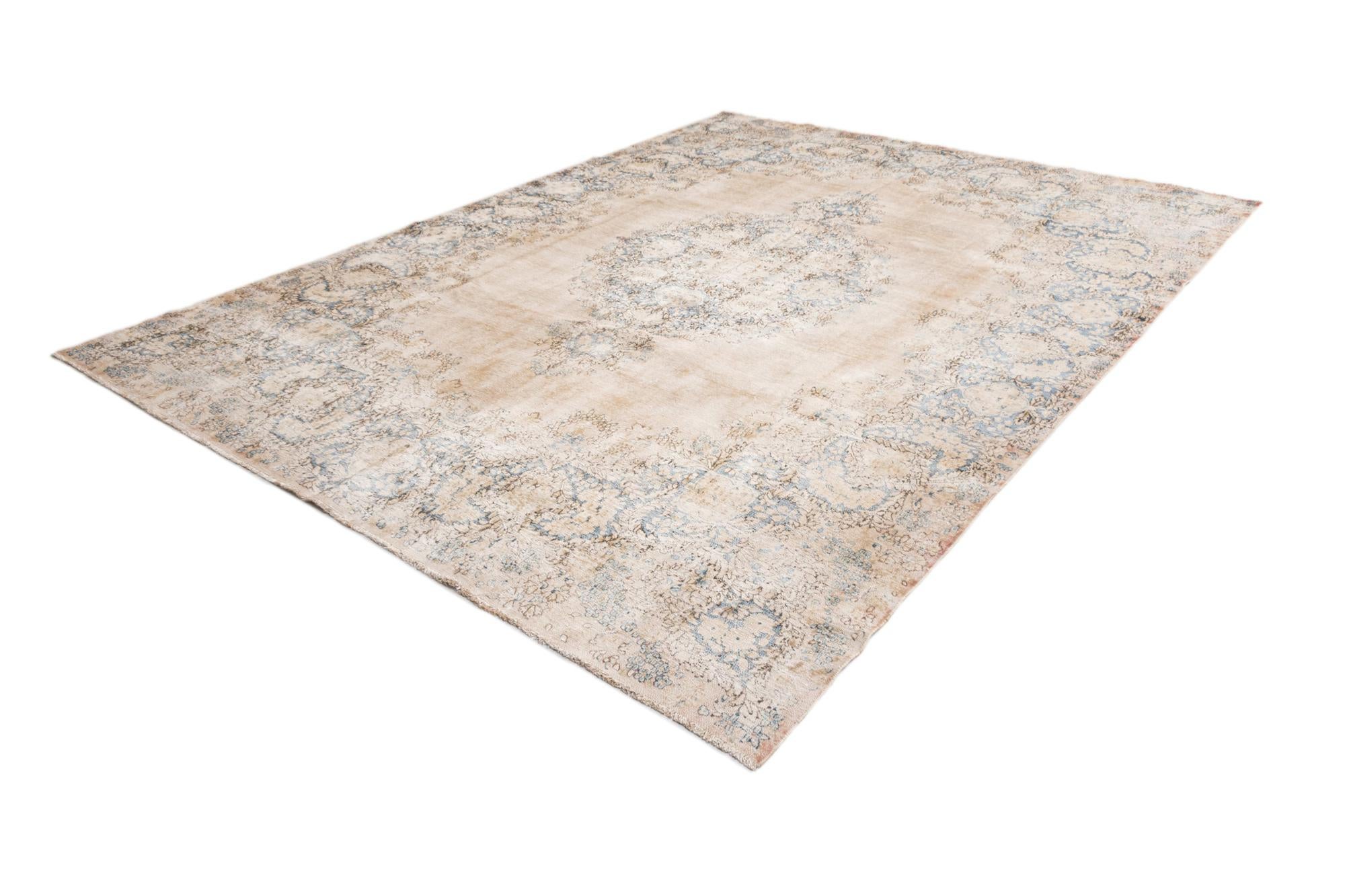 9' 10 x 13' 3 Vintage Royal Wool Rug