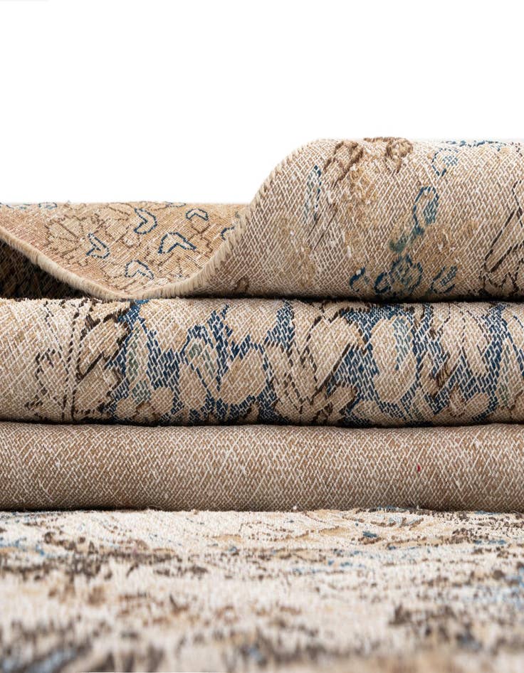 Detail image of 9' 10 x 13' 3 Vintage Royal Wool Rug