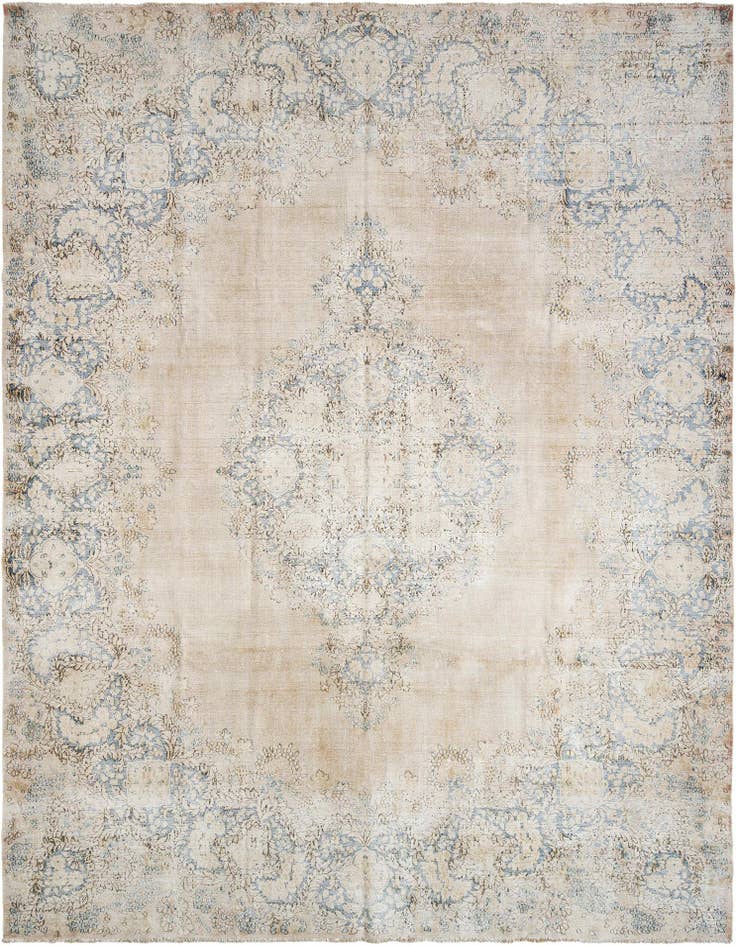 Detail image of 9' 10 x 13' 3 Vintage Royal Wool Rug