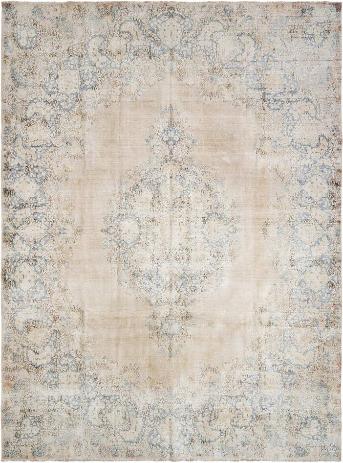 Detail image of 9' 10 x 13' 3 Vintage Royal Wool Rug