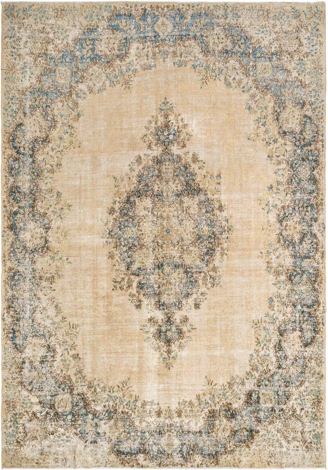 Detail image of 9' 2 x 13' 8 Vintage Royal Wool Rug