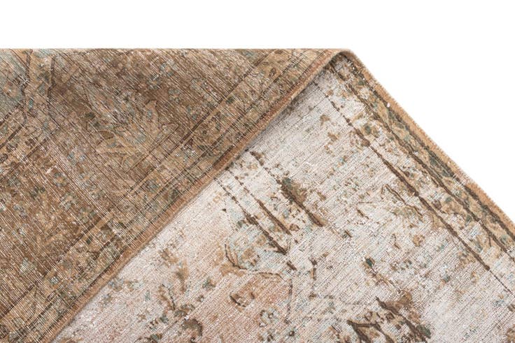 Detail image of 7' x 9' 5 Vintage Royal Wool Rug