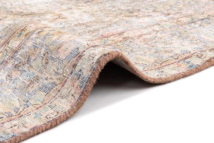 Detail image of 4' 10 x 7' 10 Vintage Royal Wool Rug