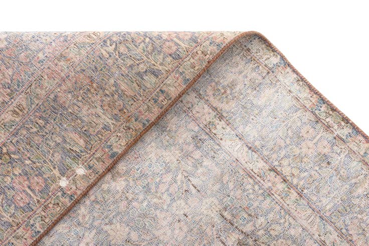 Detail image of 4' 10 x 7' 10 Vintage Royal Wool Rug