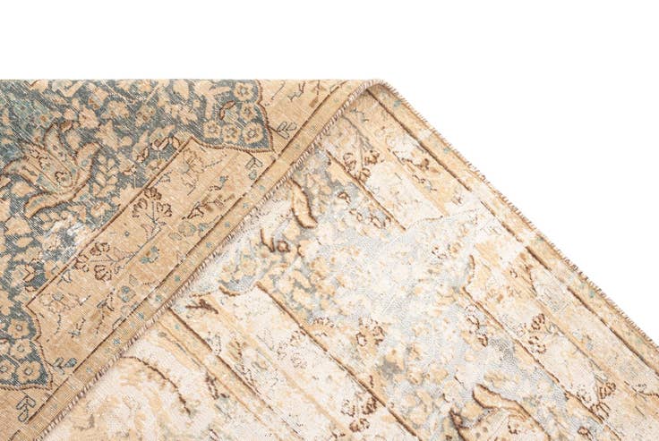 Detail image of 9' 9 x 12' 10 Vintage Royal Wool Rug
