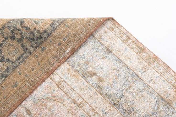 Detail image of 7' 10 x 11' Vintage Royal Wool Rug