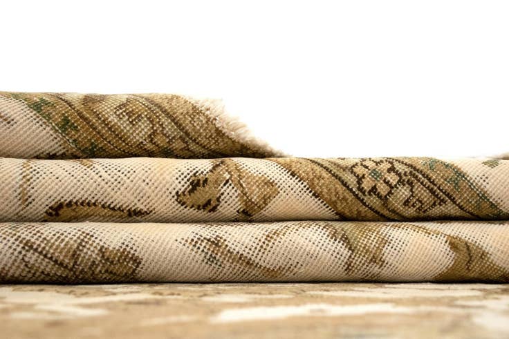 Detail image of 9' 7 x 12' 3 Hand Knotted Vintage Royal Persian Wool Rug