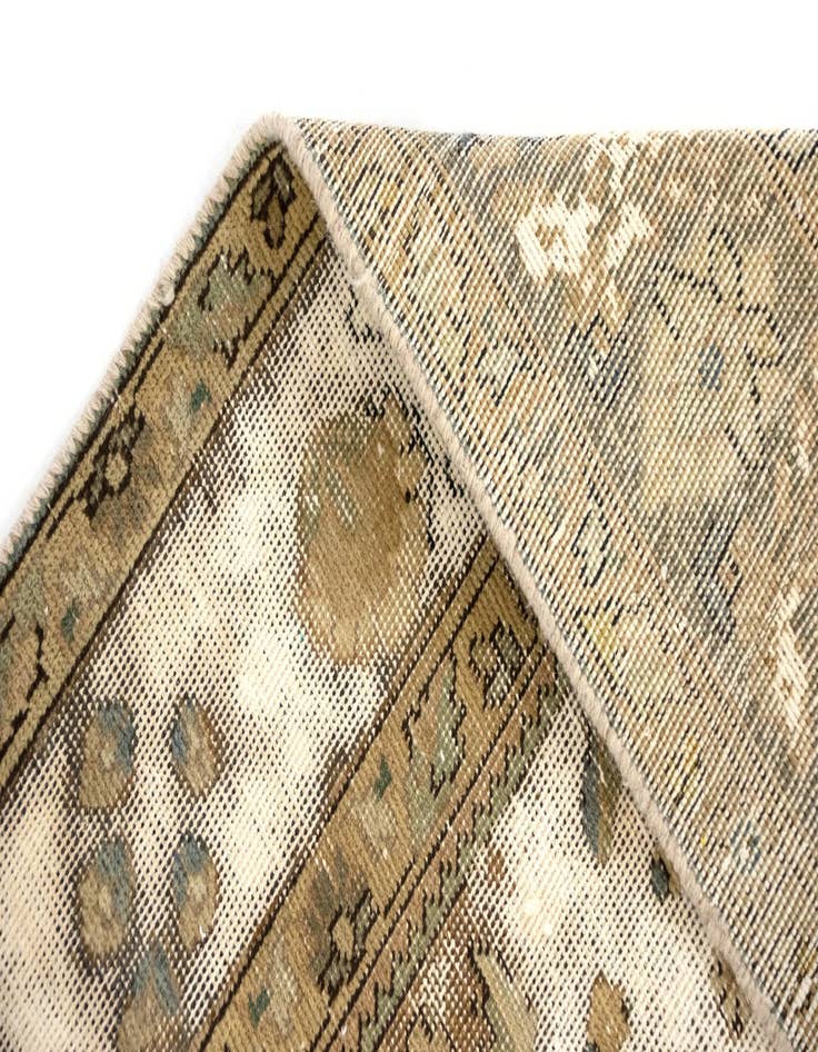 Detail image of 6' 11 x 9' 9 Hand Knotted Vintage Royal Persian Wool Rug