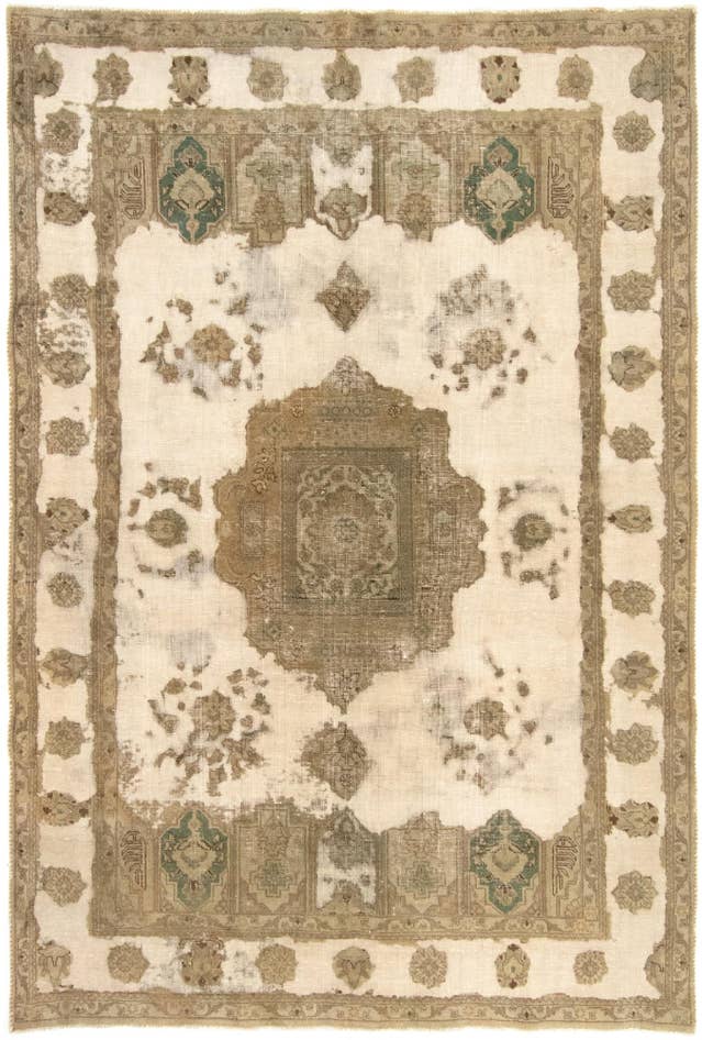 Detail image of 6' 5 x 9' 6 Hand Knotted Vintage Royal Persian Wool Rug