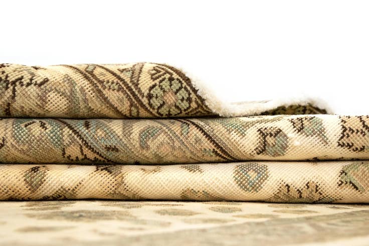 Detail image of 7' 9 x 10' 8 Hand Knotted Vintage Royal Persian Wool Rug