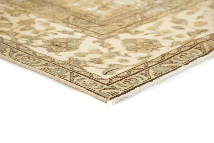 7' 9 x 10' 8 Hand Knotted Vintage Royal Persian Wool Rug