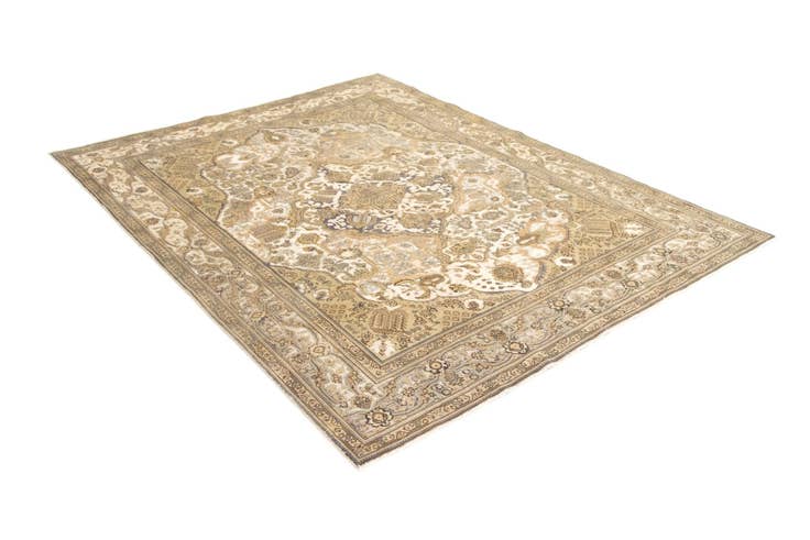 Detail image of 8' x 10' 6 Hand Knotted Vintage Royal Persian Wool Rug