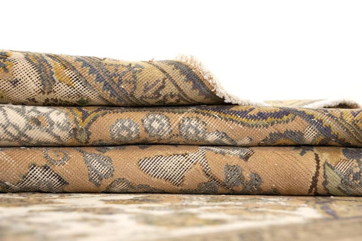 Detail image of 8' x 10' 6 Hand Knotted Vintage Royal Persian Wool Rug