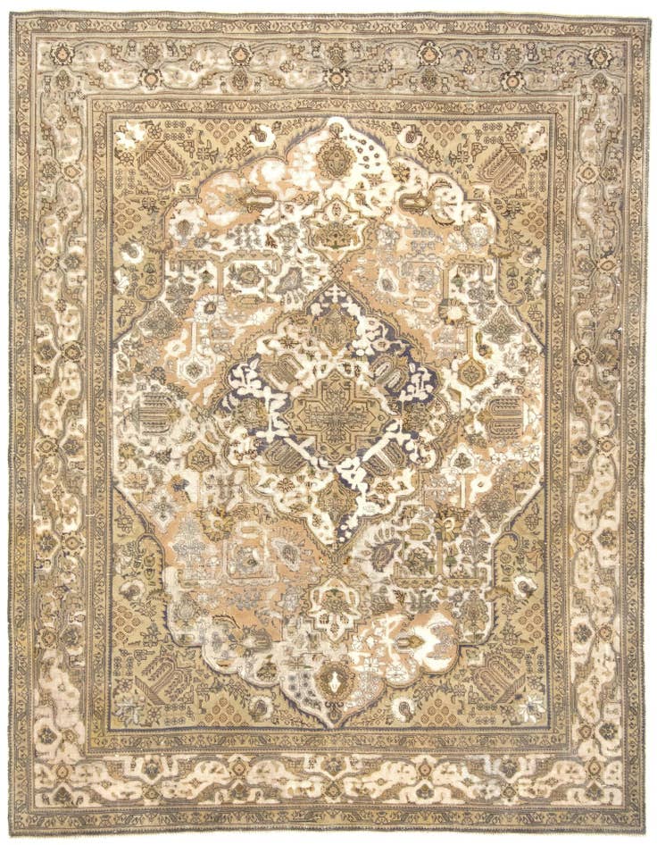 Detail image of 8' x 10' 6 Hand Knotted Vintage Royal Persian Wool Rug