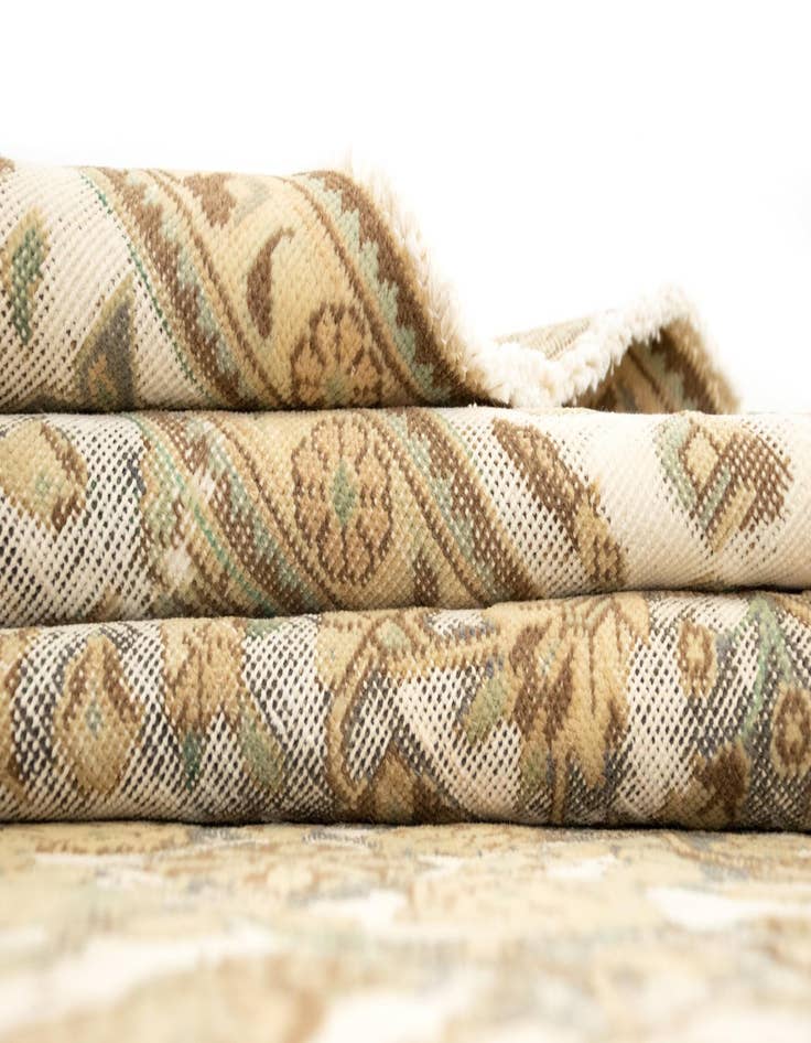 Detail image of 8' 4 x 11' 6  Hand Knotted Vintage Royal Persian Wool Rug