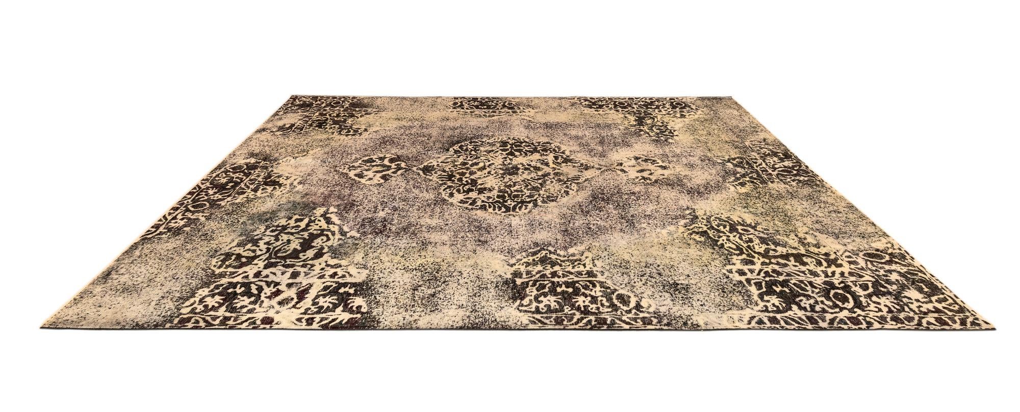 9' 1 x 12' 1 Vintage Royal Wool Rug