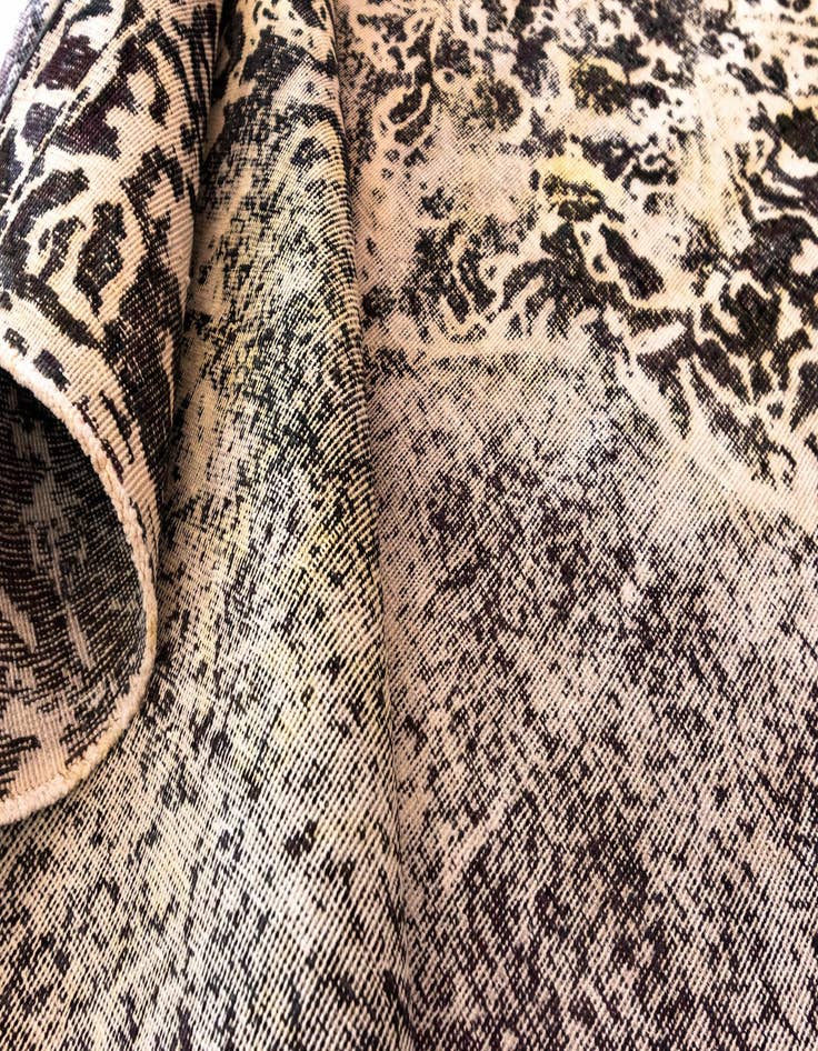 Detail image of 9' 1 x 12' 1 Vintage Royal Wool Rug