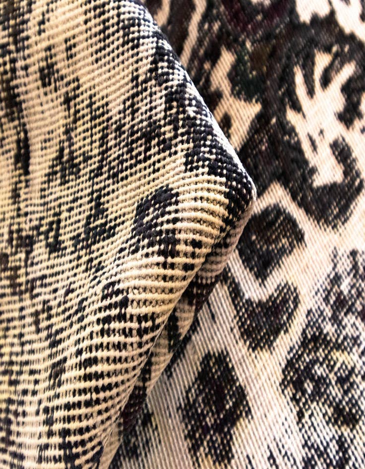 Detail image of 9' 1 x 12' 1 Vintage Royal Wool Rug