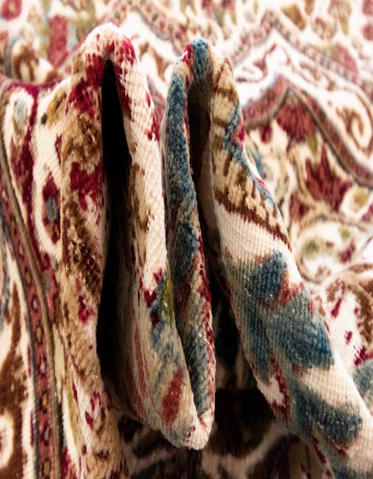 Detail image of 9' 2 x 12' 6 Vintage Royal Wool Rug