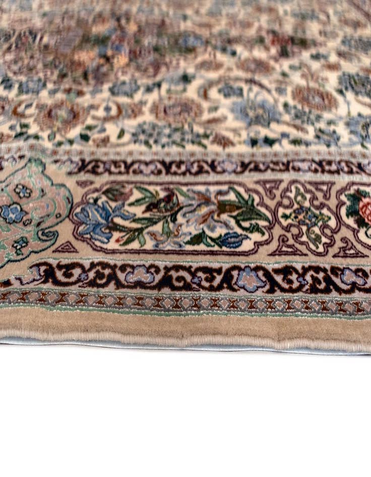 Detail image of 9' 2 x 12' 6 Vintage Royal Wool Rug