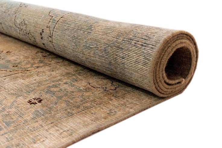 Detail image of 6' 3 x 9' 5 Vintage Royal Wool Rug