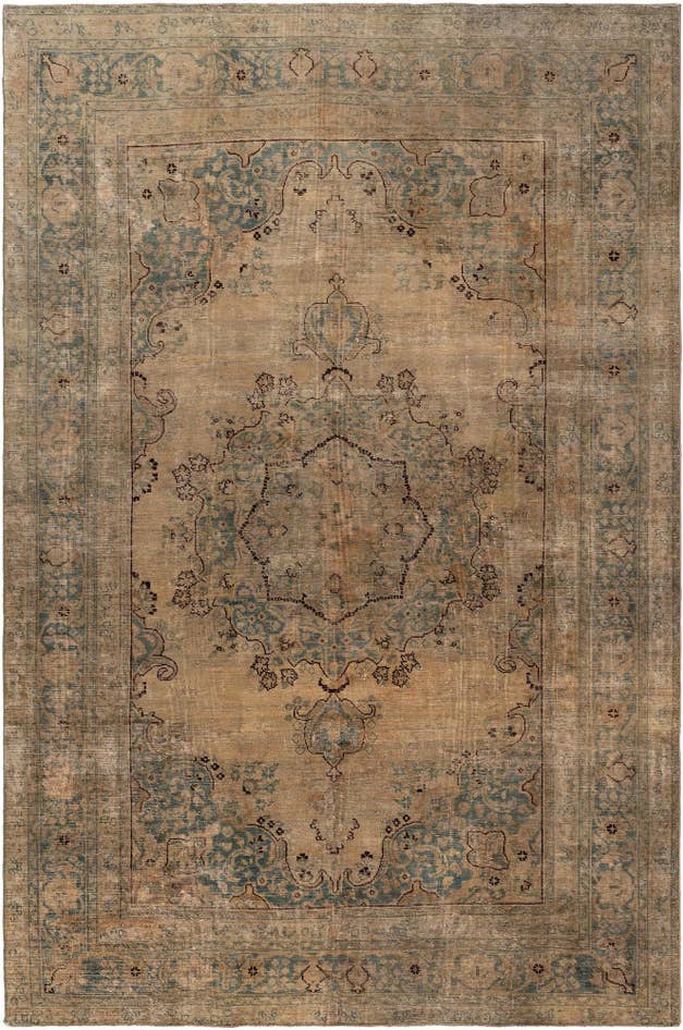 Detail image of 6' 3 x 9' 5 Vintage Royal Wool Rug