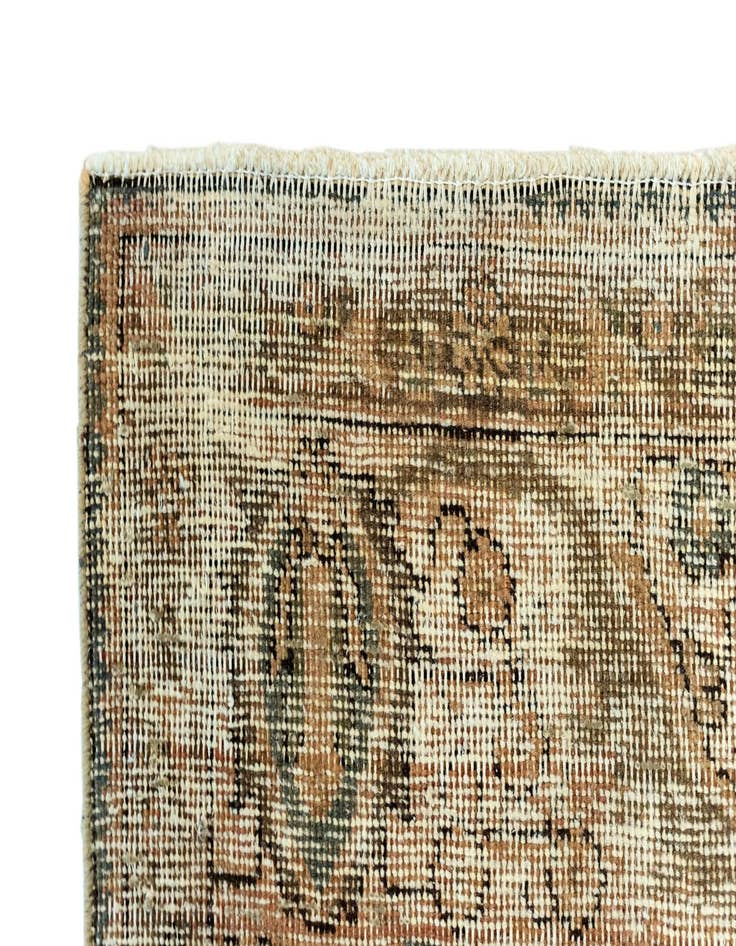 Detail image of 6' 5 x 9' 9 Vintage Royal Wool Rug