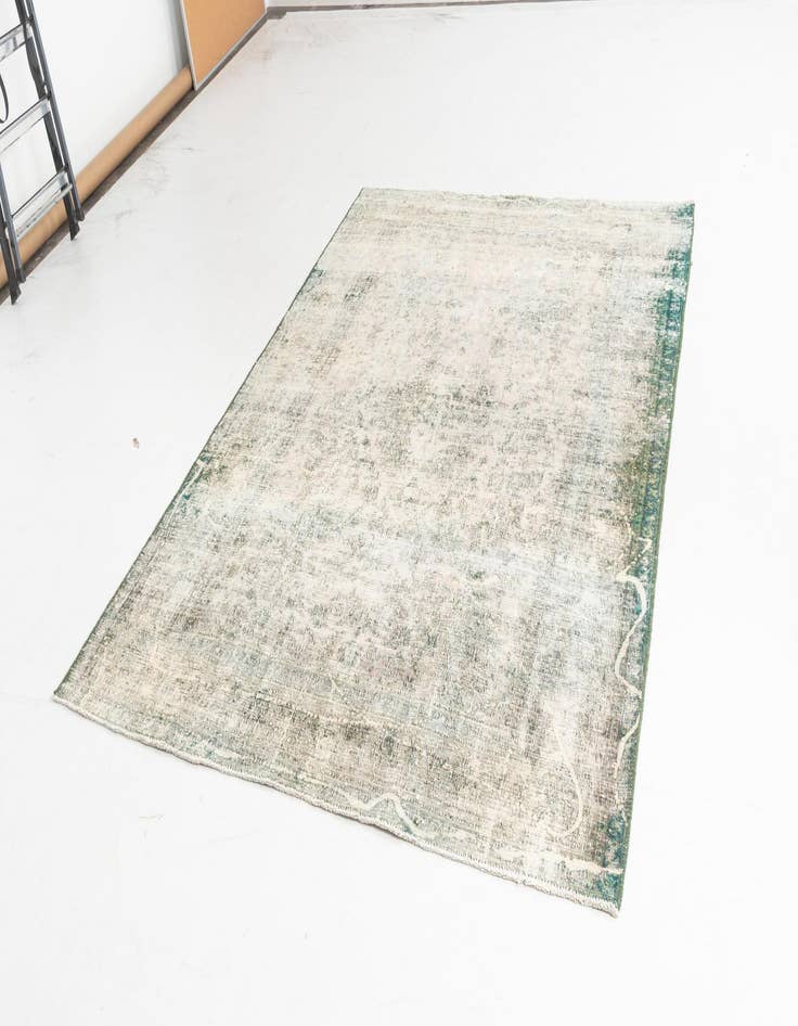 Detail image of 6' 3 x 8' 10 Vintage Royal Rug