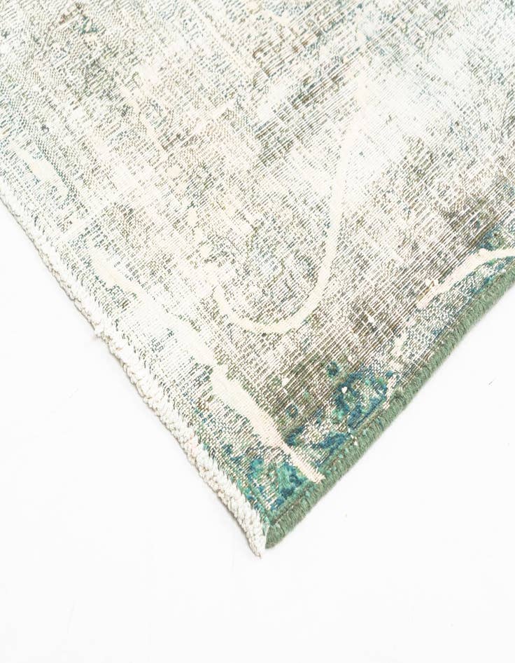 Detail image of 6' 3 x 8' 10 Vintage Royal Rug